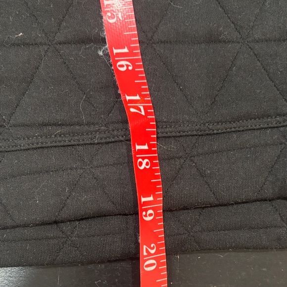 Zyia Black Quilted Hoodie Women's medium - Picture 5 of 6